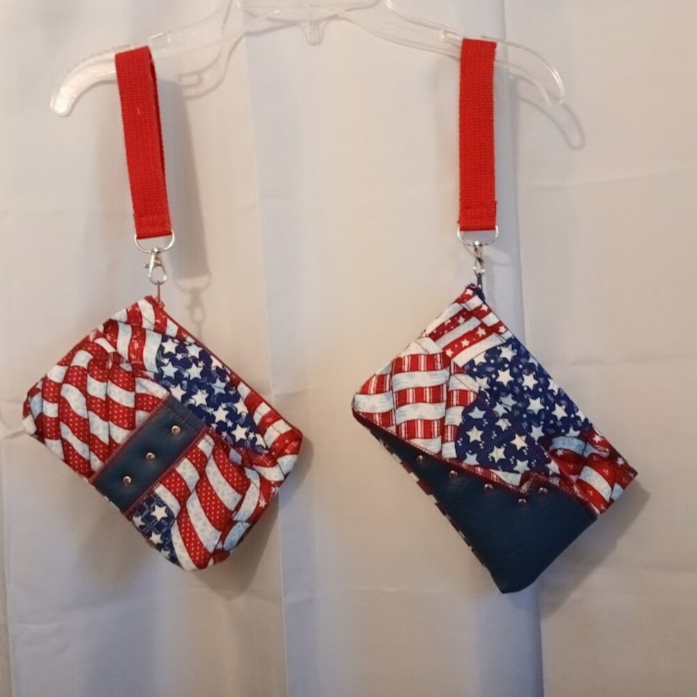 New Patriotic USA Stars Flag Zippy Hanging Wristlet Clutch Pouch Make-up Bags